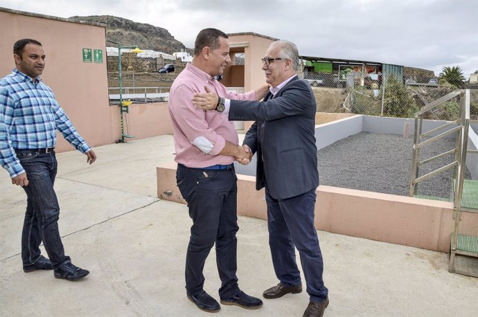 El alcalde de Moya, satisfecho por la depuradora que beneficiará a 500 viviendas