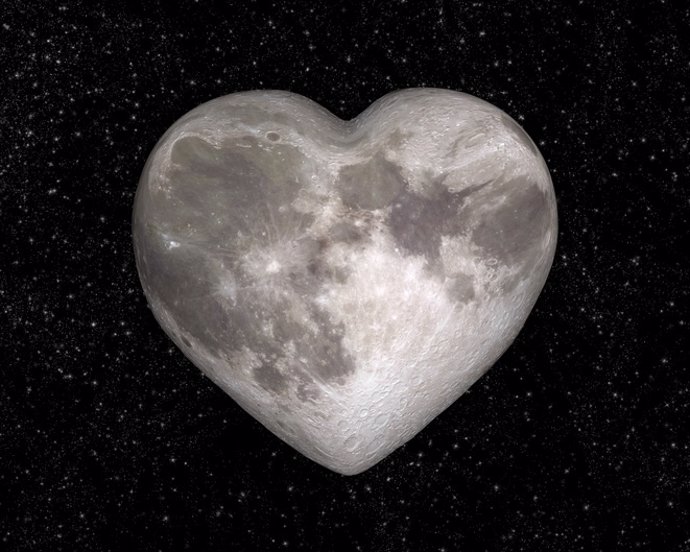 Luna en forma de corazón