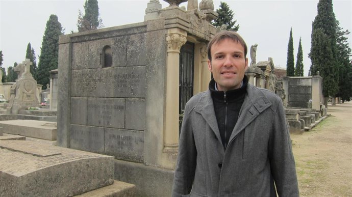 Pablo Muñoz en el cementerio de Torrero de Zaragoza