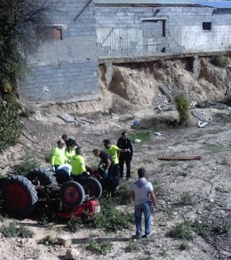 Atrapado bajo un tractor, accidente