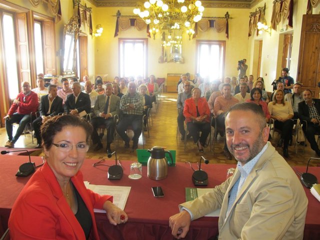 Gracia Fernández y Miguel Ángel Tortosa entregan las resoluciones 