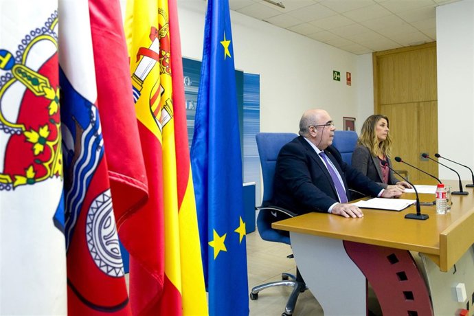 El consejero y la directora general