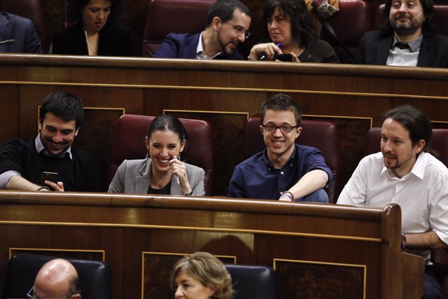 Errejón, Montero y Pablo Iglesias en el debate de investidura en el Congreso