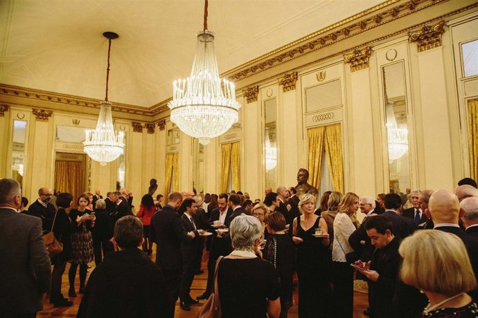 Presentación de Sevilla en la Scala de Milán