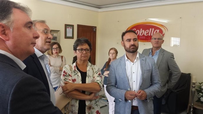 El delegado de la Junta en Huelva, Francisco Romero, en Lepe (Huelva).