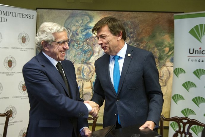 Imagen del acuerdo entre la UCM y Fundación Unicaja