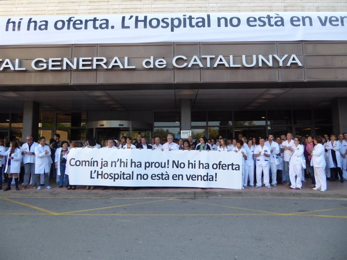 Concentración trabajadores Hospital General de Catalunya (HGC)