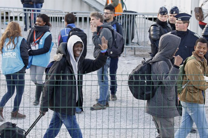 Menores evacuados de Calais