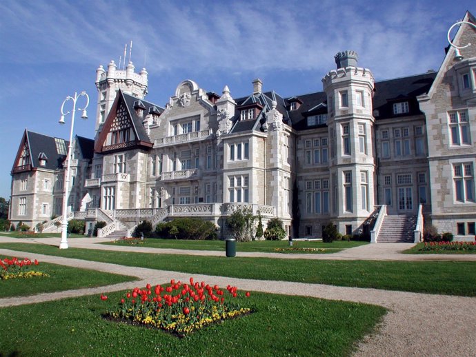 Palacio De La Magdalena En Santander