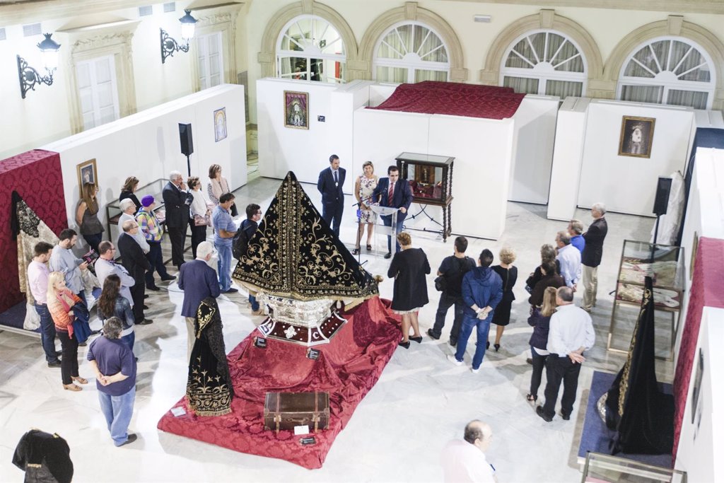 Patio de Luces de Diputación de Almería rinde homenaje a la Soledad en su 75 Aniversario