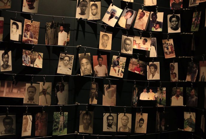 Footgrafías de ciudadanos asesinados durante el genocidio en Ruanda 1994