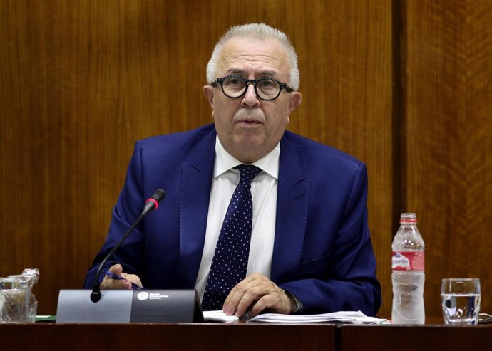 El consejero de Empleo, Empresa y Comercio, José Sánchez Maldonado