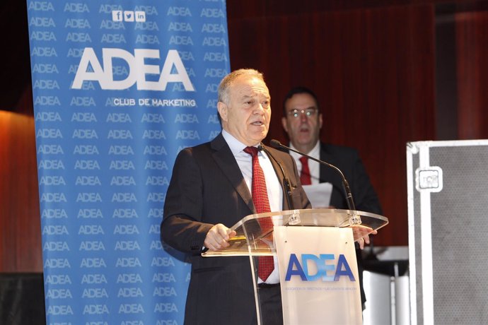 El presidente de la DPH, Miguel Gracia, en la jornada organizada por ADEA