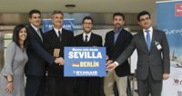El aeropuerto de Sevilla bautiza la ruta de Ryanair con Berlín, contres días a la semana