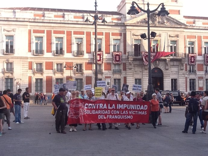 Manifestación Por La Memoria Y Contra La Impunidad Del Franquismo