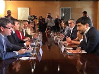 Rajoy hace un guiño a Rivera y nombra a tres negociadores del pacto con Ciudadanos