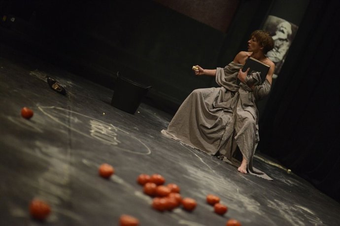 Esperanza Pedreño representa 'Mi relación con la comida'