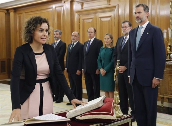 Dolors Montserrat, ministra de sanidad