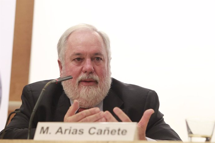 Miguel Arias Cañete en un encuentro de ESADE
