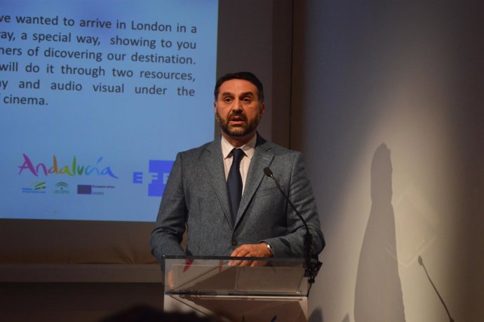 El consejero de Turismo y Deporte, Francisco Javier Fernández