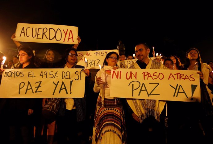 Colombianos inundan las calles para pedir que se concrete un acuerdo de paz