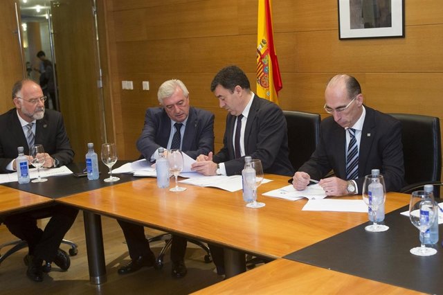 Los conselleiros en funciones de Educación y Sanidade