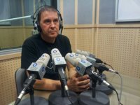 Arnaldo Otegi apoya a la alcaldesa de Berga: "Sonreíd que ganaremos"