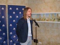 Podemos subraya la "complicidad" de PSOE y C's con PP aunque "se golpeen el pecho" por sus políticas