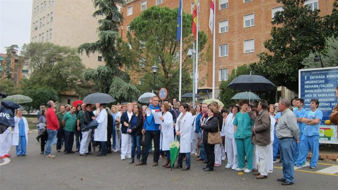 Concentración de personal sanitario en Toledo