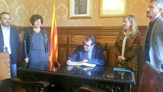 El conseller Jordi Jané visita el Ayuntamiento de Vilanova i la Geltrú