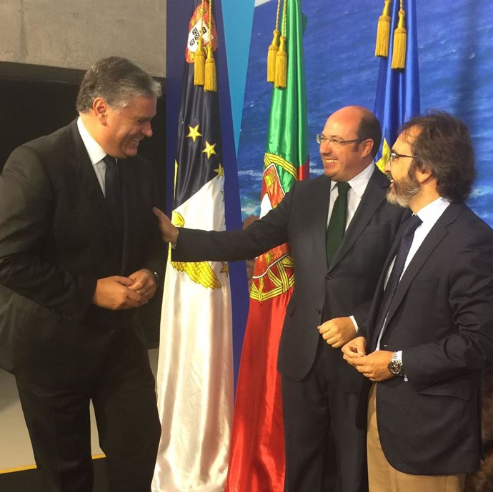 Sánchez y Rivera saludan a Damien Périssé