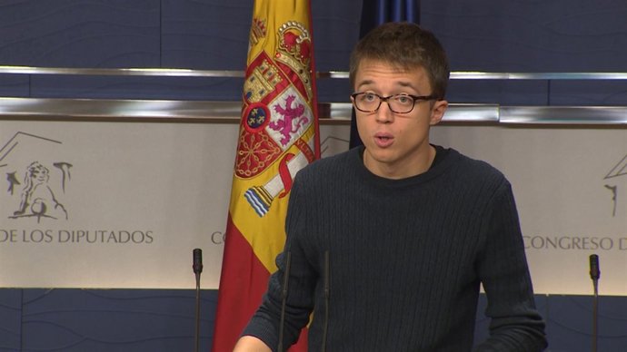 Errejón: "Podemos tiene que estar en la calle y en instituciones"