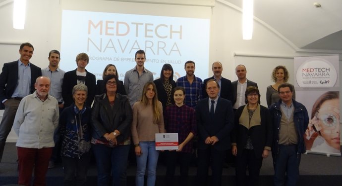 Ntegrantes del jurado y concursantes en esta primera edición del concurso.