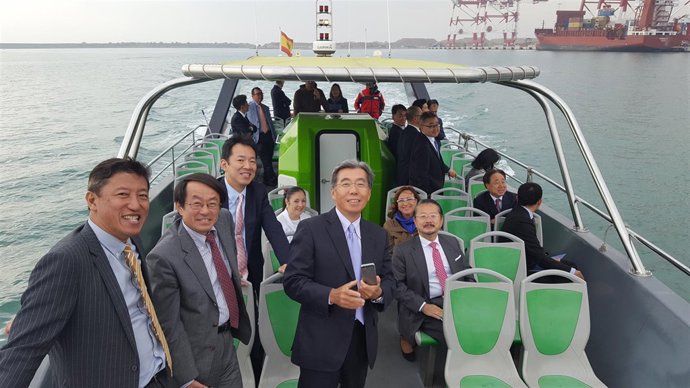 Visita de la asociación Suiyokai al Puerto de Barcelona