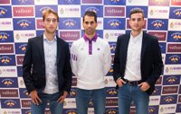 Jugadores del Real Valladolid presentan en Vallsur la ropa 'casual' del equipo diseñada por Spagnolo