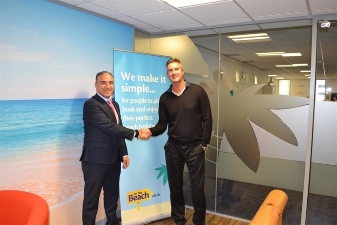 Elías Bendodo en Reino Unido acuerdo On the beach WTM 2016