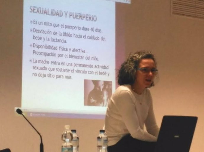 Paloma Ruiz durante la ponencia