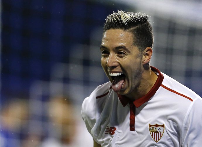 Samir Nasri celebra un gol con el Sevilla