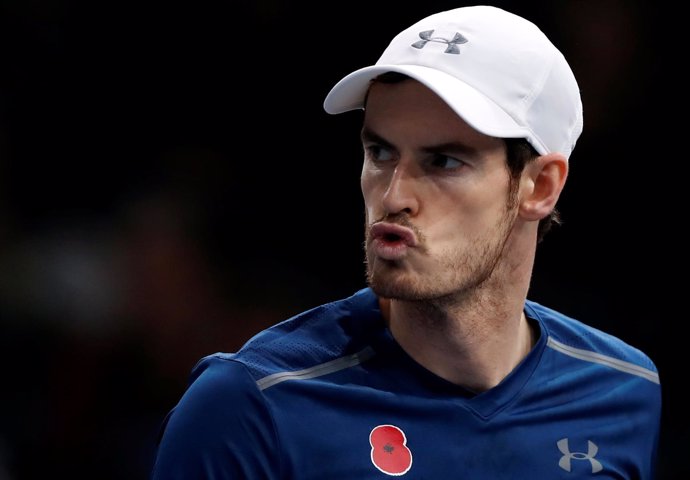 Djokovic cae en París y Murray se pone a una victoria del número uno