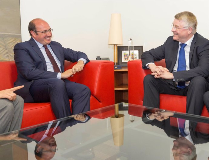 Pedro Antonio Sánchez, con el presidente del Comité de las Regiones