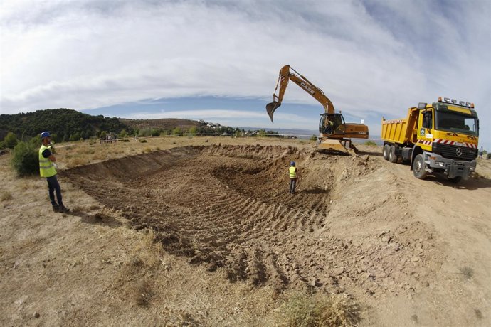 Trabajos en la zona donde podría estar la fosa de García Lorca