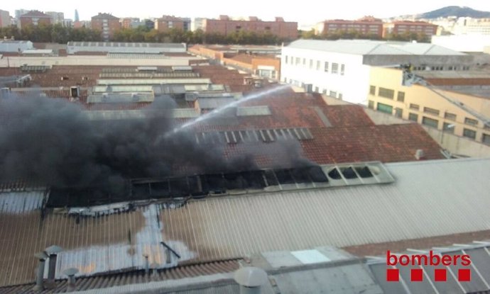 Incendio en Sant Adrià de Besòs (Barcelona)
