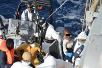 Una fragata de la Armada española rescata a 578 migrantes frente a las costas de Libia