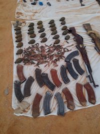 El Ejército localiza un arsenal con fusiles y misiles en el sur de Argelia