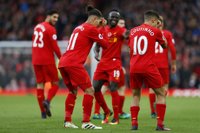 El Liverpool asalta el liderato de la Premier con una goleada de escándalo