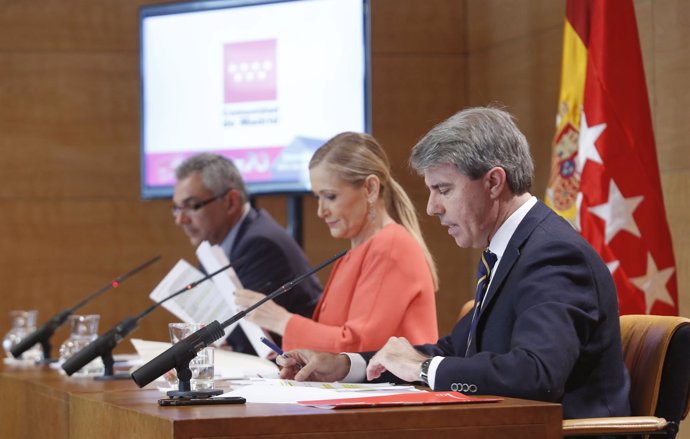 Ángel Garrido con Cifuentes y Carlos Izquierdo