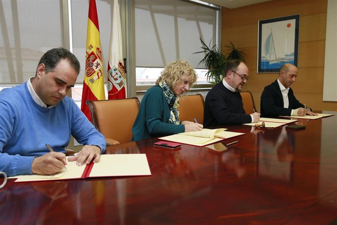 10:30.- Sala de Consejo de Gobierno. La vicepresidenta y consejera de Universida