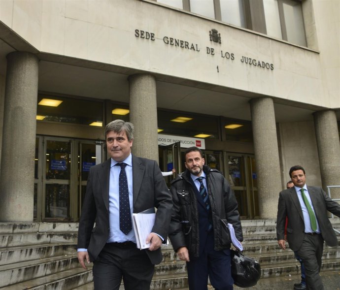 Miguel Cardenal salida juzgados