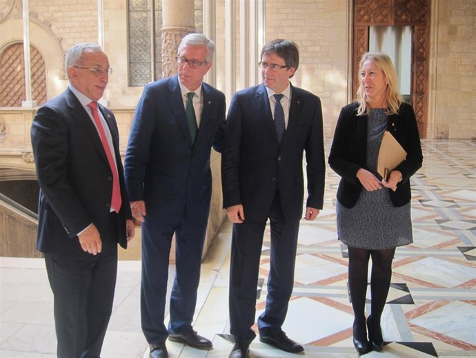 A.Blanco (COE),alcalde J.F.Ballesteros,pte.C.Puigdemont,consellera N.Munté