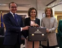 La ministra de Sanidad avisa de que la reducción del exceso de peso en niños es "esperanzadora" pero "insuficiente" 